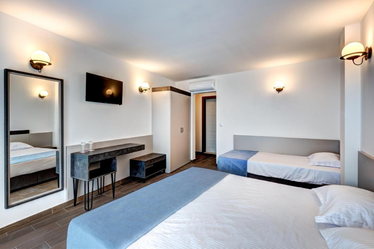 Panorama Blue Family Hotel And Free Parking Nesebar Buitenkant foto