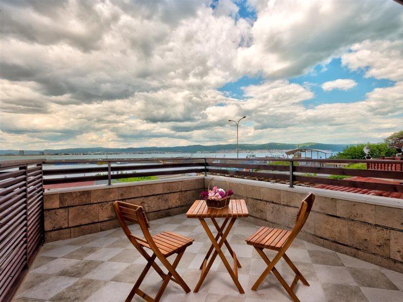 Panorama Blue Family Hotel And Free Parking Nesebar Buitenkant foto