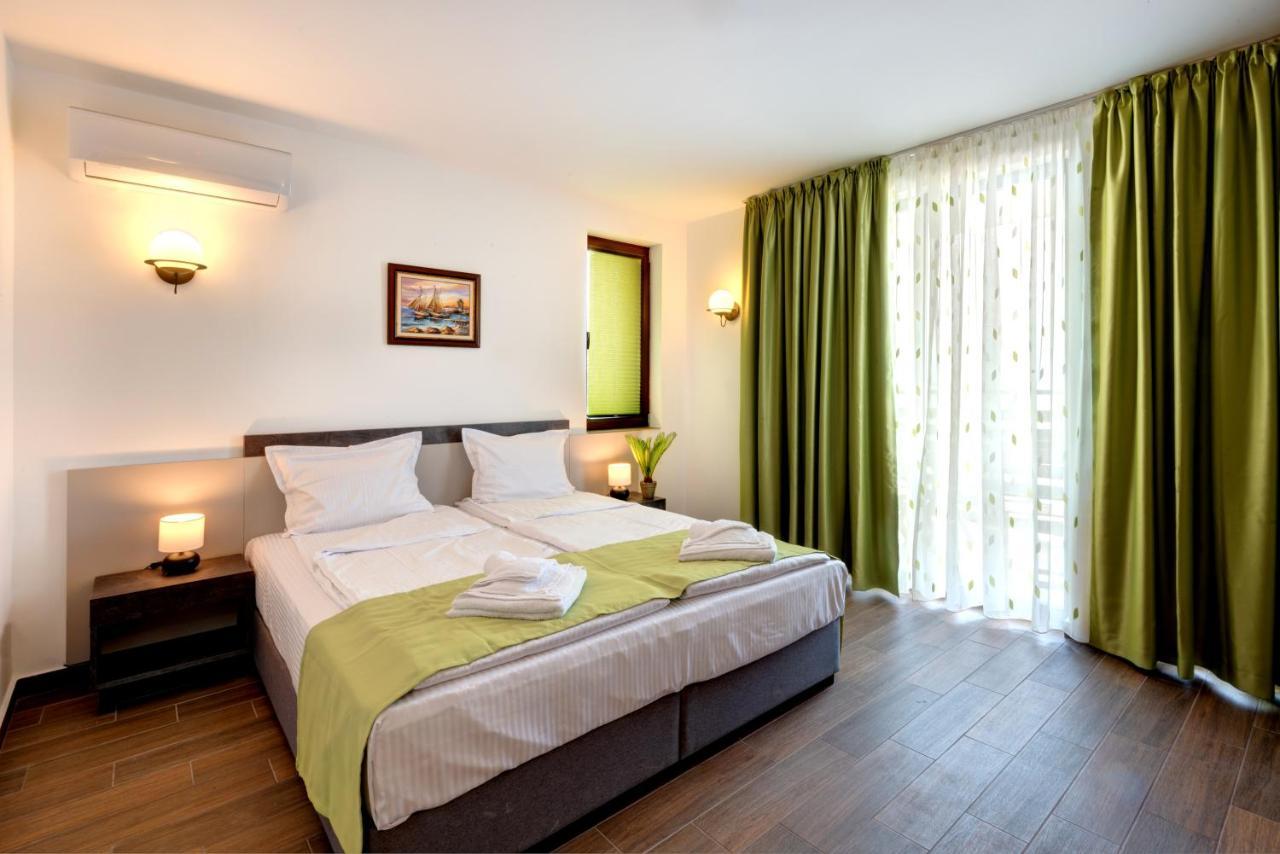 Panorama Blue Family Hotel And Free Parking Nesebar Buitenkant foto