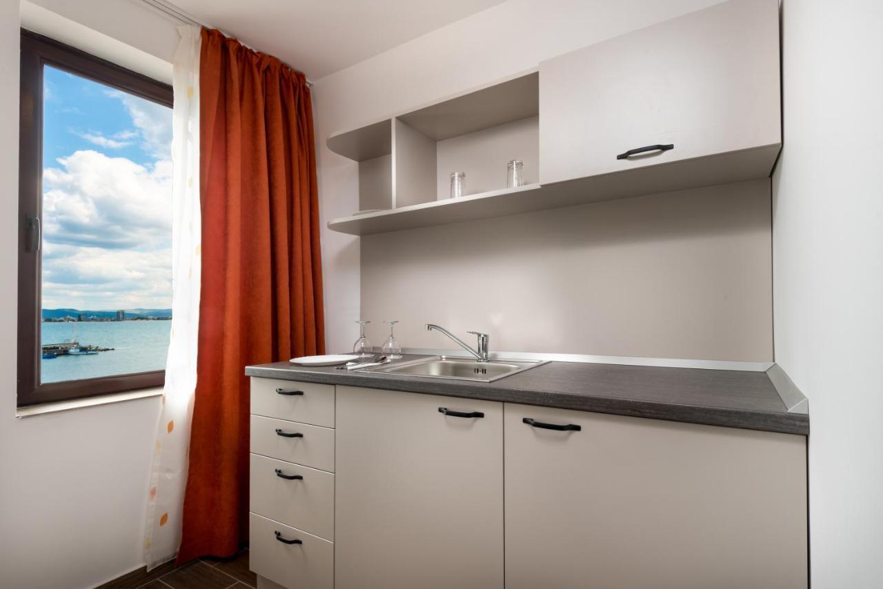 Panorama Blue Family Hotel And Free Parking Nesebar Buitenkant foto