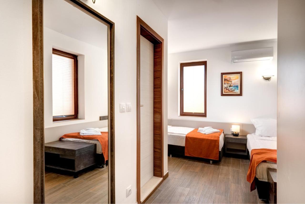 Panorama Blue Family Hotel And Free Parking Nesebar Buitenkant foto